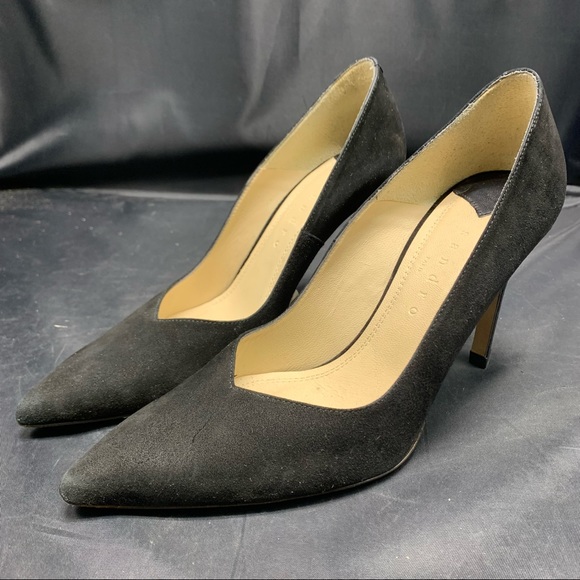 Pointed Toe V-Neck Pumps - Picture 1 of 11